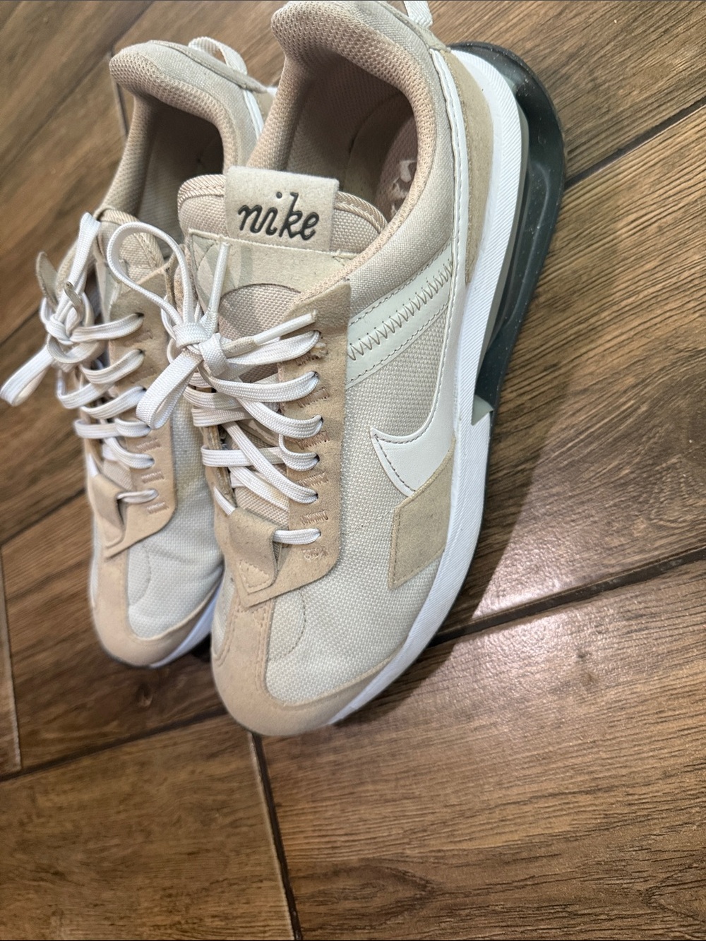 Nike Air Max Pre-Day Light Bone/White Sandrift Sneakers Women’s 8.5 Men’s 7